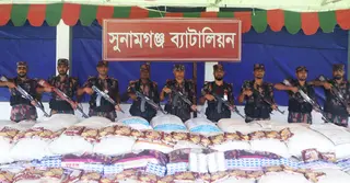 সুনামগঞ্জে সেনাবাহিনী-বিজিবির অভিযানে কোটি টাকার ভারতীয় পণ্য জব্দ